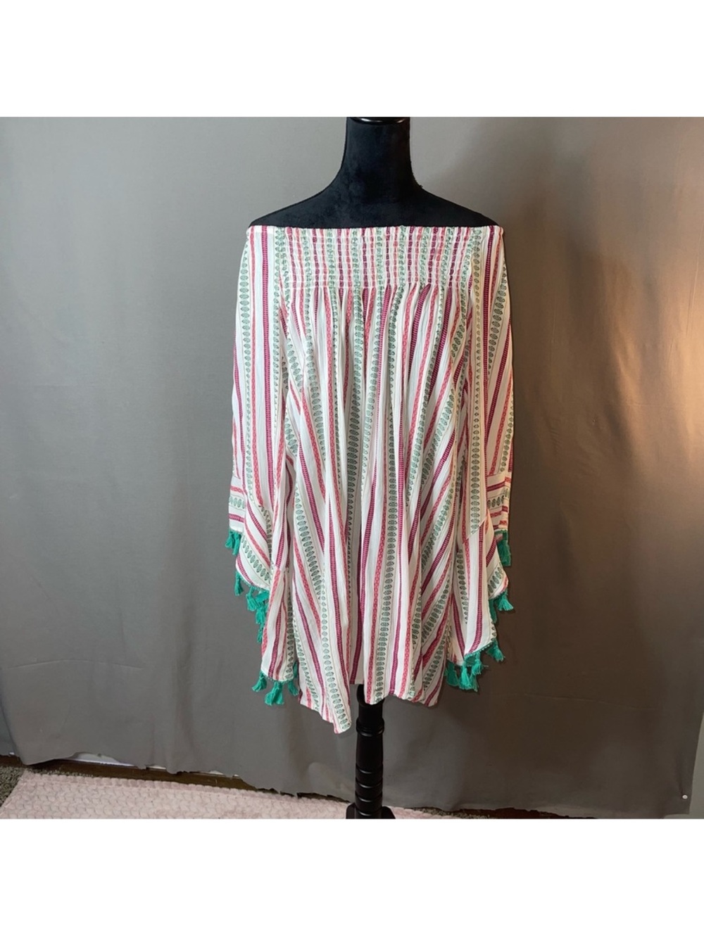 XL off the shoulder blouse with bell sleeves